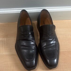 Magnanni Black Leather Slip-On Penny Loafers